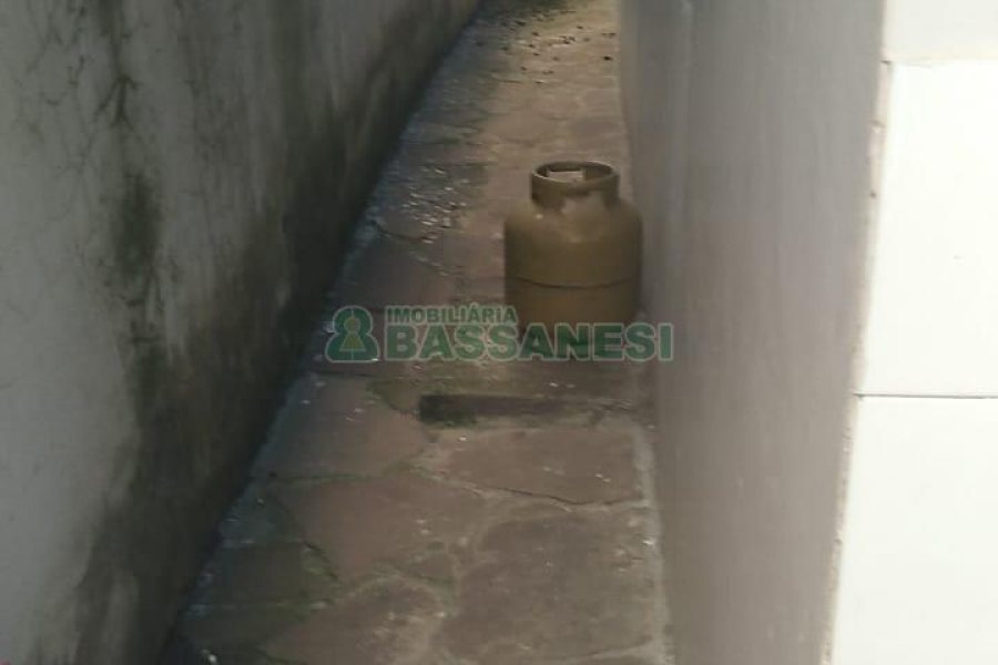 Casa com 100m², 3 dormitórios, 1 vaga, no bairro Jardim América em Caxias do Sul para Comprar