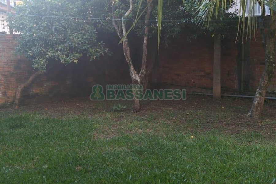 Casa com 100m², 3 dormitórios, 1 vaga, no bairro Jardim América em Caxias do Sul para Comprar