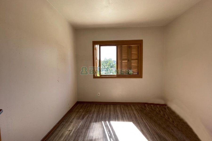 Casa com 72m², 3 dormitórios, 1 vaga, no bairro Esplanada em Caxias do Sul para Alugar