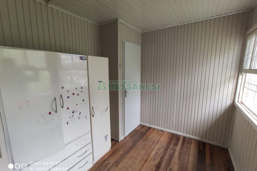 Casa com 110m², 3 dormitórios, 1 vaga, no bairro Medianeira em Caxias do Sul para Comprar