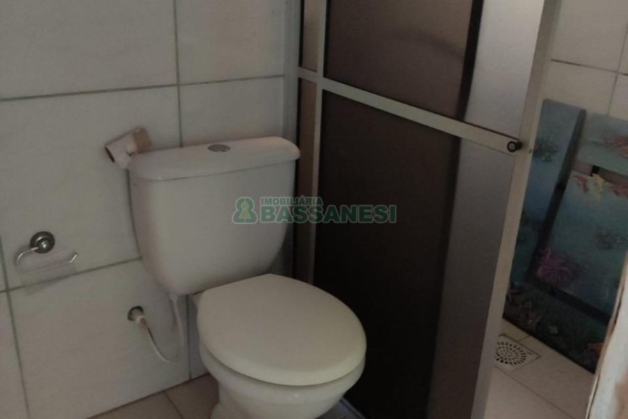 Casa com 110m², 3 dormitórios, 1 vaga, no bairro Medianeira em Caxias do Sul para Comprar