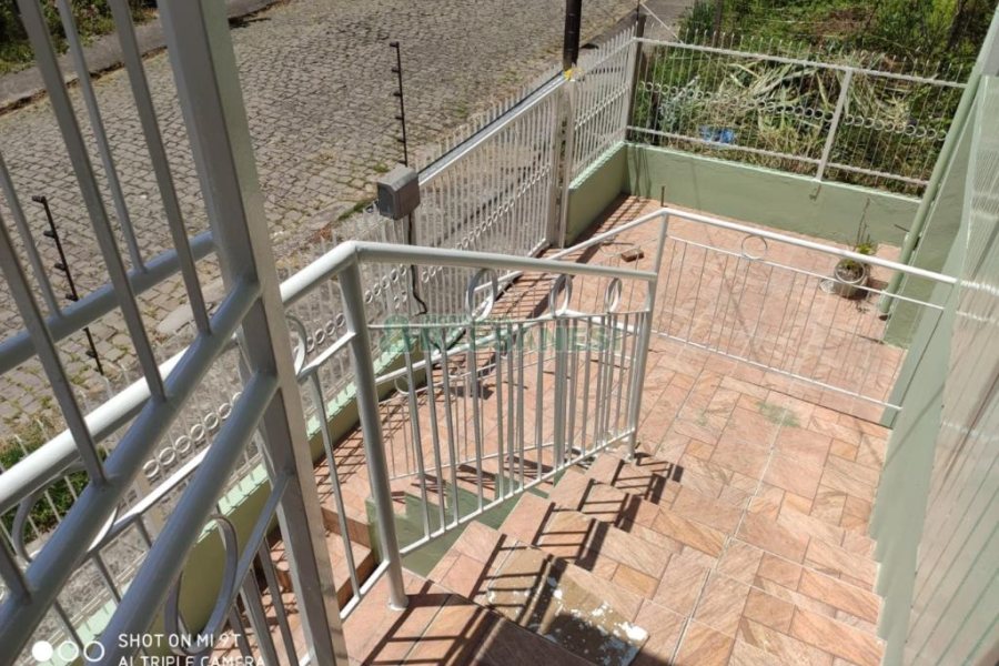 Casa com 110m², 3 dormitórios, 1 vaga, no bairro Medianeira em Caxias do Sul para Comprar