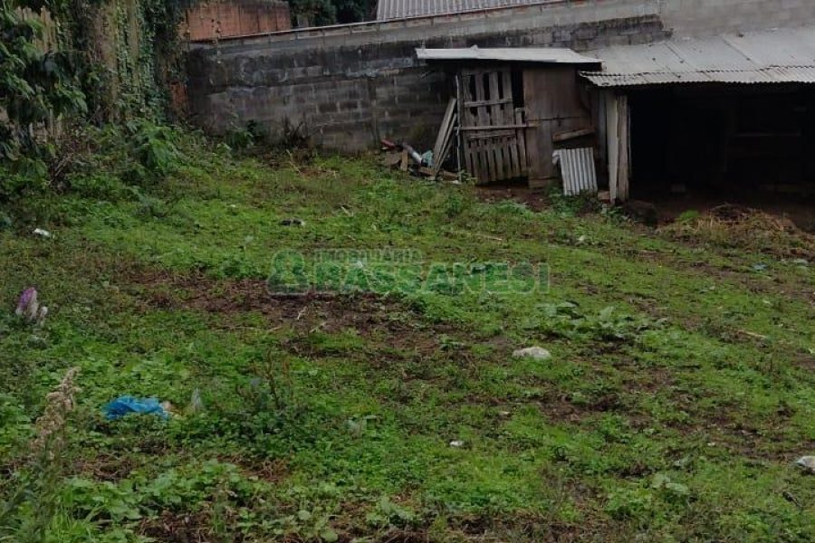 Terreno com 379m², no bairro Bela Vista em Caxias do Sul para Comprar