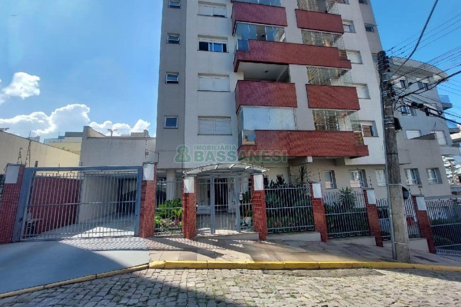 Apto Mobiliado com 82m², 2 dormitórios, 2 vagas, no bairro Panazzolo em Caxias do Sul para Comprar