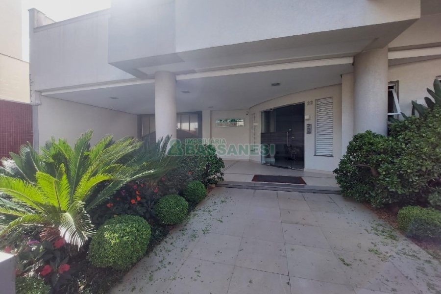 Apto Mobiliado com 82m², 2 dormitórios, 2 vagas, no bairro Panazzolo em Caxias do Sul para Comprar