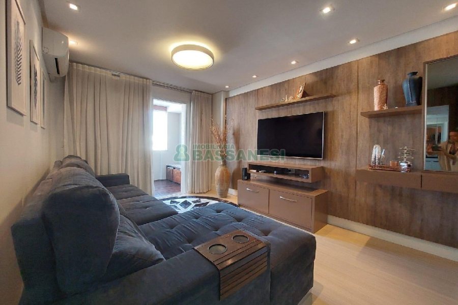 Apto Mobiliado com 82m², 2 dormitórios, 2 vagas, no bairro Panazzolo em Caxias do Sul para Comprar