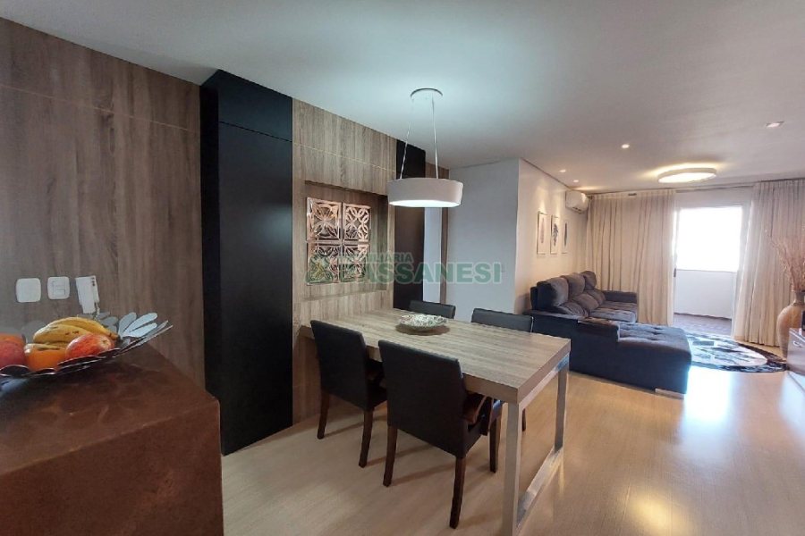 Apto Mobiliado com 82m², 2 dormitórios, 2 vagas, no bairro Panazzolo em Caxias do Sul para Comprar