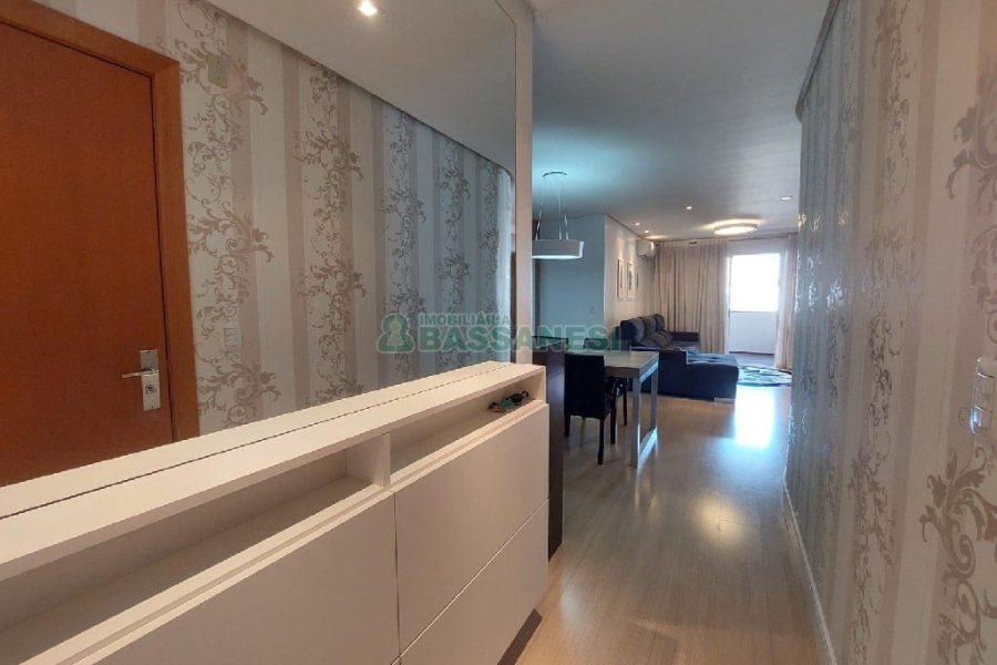 Apto Mobiliado com 82m², 2 dormitórios, 2 vagas, no bairro Panazzolo em Caxias do Sul para Comprar