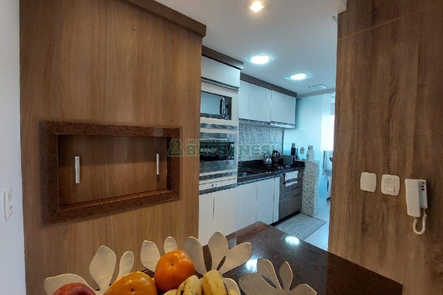 Apto Mobiliado com 82m², 2 dormitórios, 2 vagas, no bairro Panazzolo em Caxias do Sul para Comprar