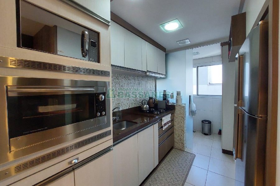 Apto Mobiliado com 82m², 2 dormitórios, 2 vagas, no bairro Panazzolo em Caxias do Sul para Comprar