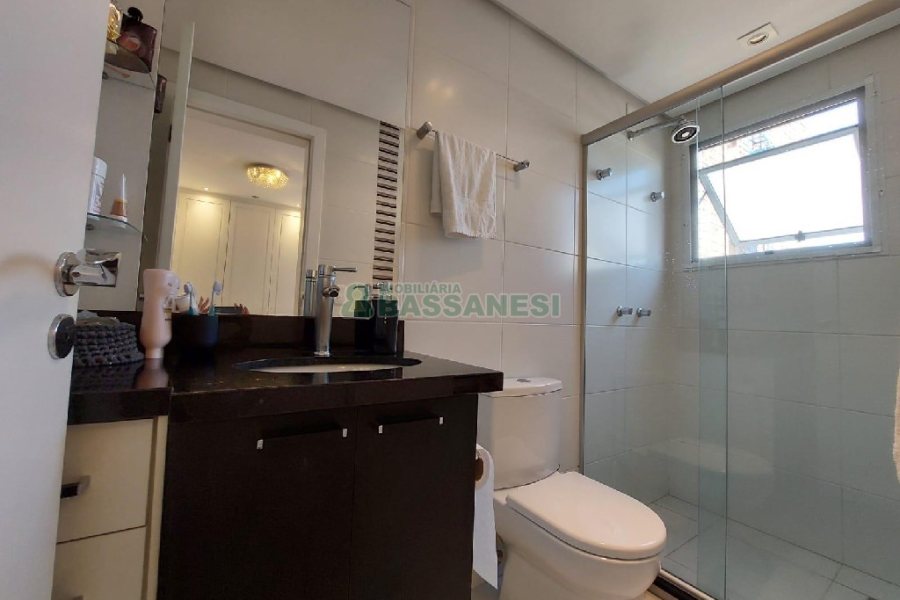 Apto Mobiliado com 82m², 2 dormitórios, 2 vagas, no bairro Panazzolo em Caxias do Sul para Comprar