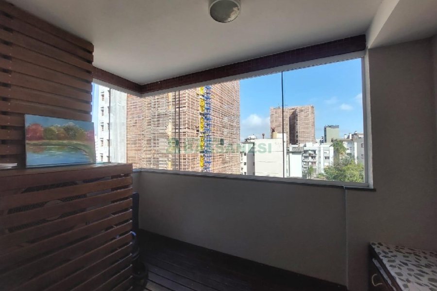 Apto Mobiliado com 82m², 2 dormitórios, 2 vagas, no bairro Panazzolo em Caxias do Sul para Comprar