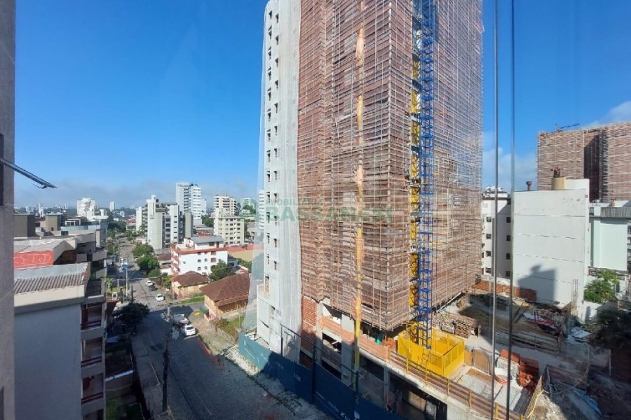 Apto Mobiliado com 82m², 2 dormitórios, 2 vagas, no bairro Panazzolo em Caxias do Sul para Comprar
