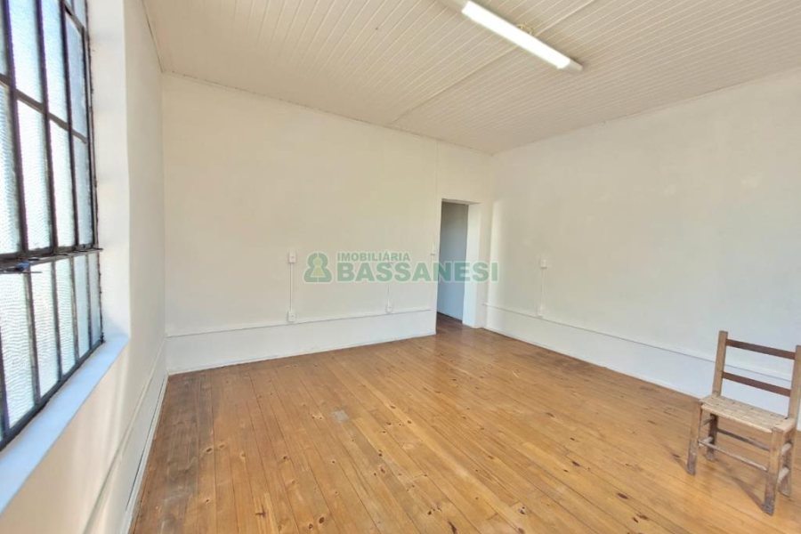 Sala com 160m², no bairro Sagrada Família em Caxias do Sul para Alugar