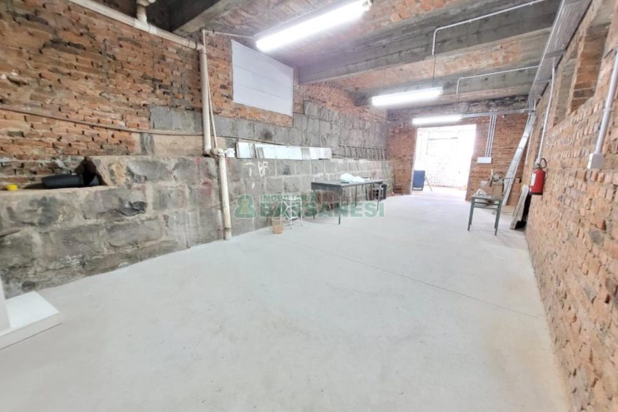 Sala com 160m², no bairro Sagrada Família em Caxias do Sul para Alugar