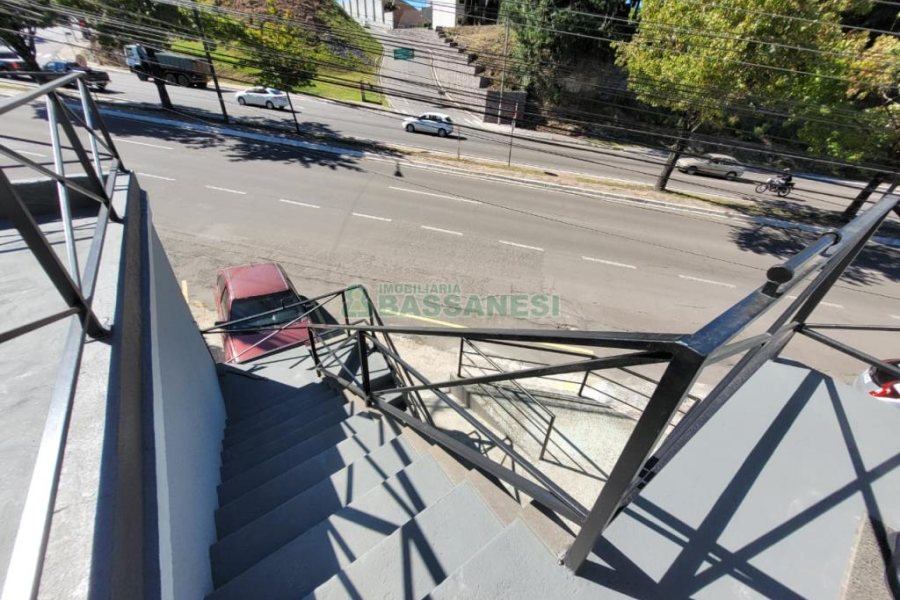 Sala com 90m², no bairro Sagrada Família em Caxias do Sul para Alugar