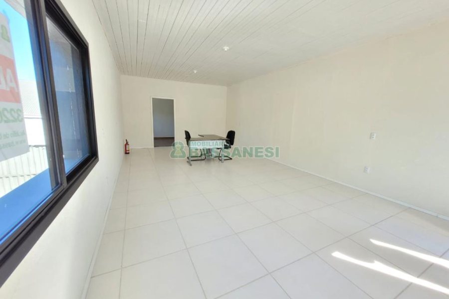 Sala com 90m², no bairro Sagrada Família em Caxias do Sul para Alugar