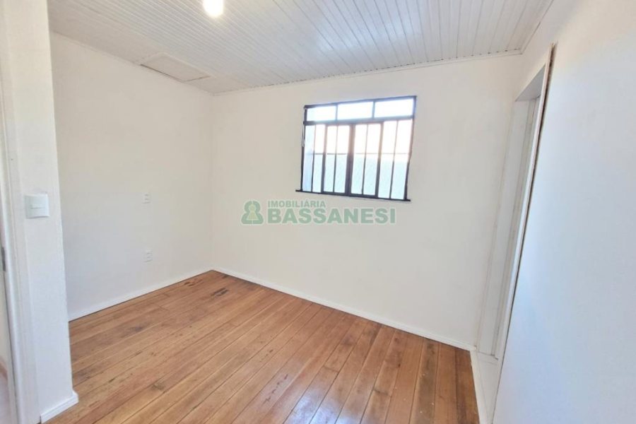 Sala com 90m², no bairro Sagrada Família em Caxias do Sul para Alugar
