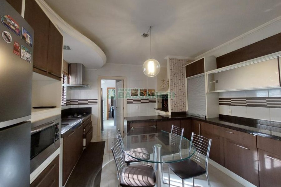 Apto Mobiliado com 235m², 3 dormitórios, 3 vagas, no bairro Jardim América em Caxias do Sul para Alugar