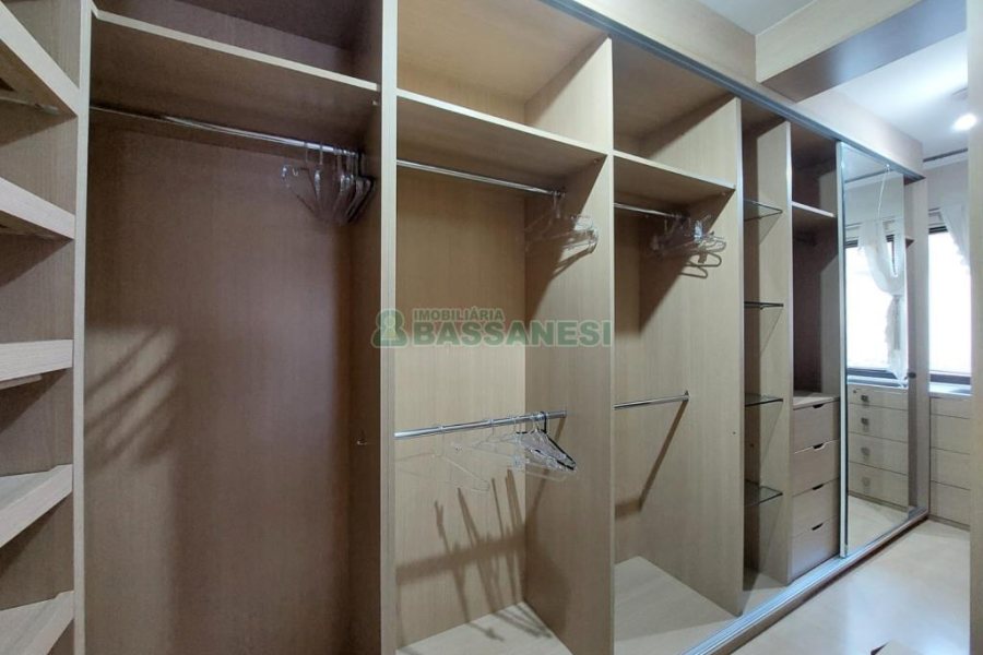 Apto Mobiliado com 235m², 3 dormitórios, 3 vagas, no bairro Jardim América em Caxias do Sul para Alugar