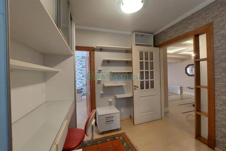 Apto Mobiliado com 235m², 3 dormitórios, 3 vagas, no bairro Jardim América em Caxias do Sul para Alugar