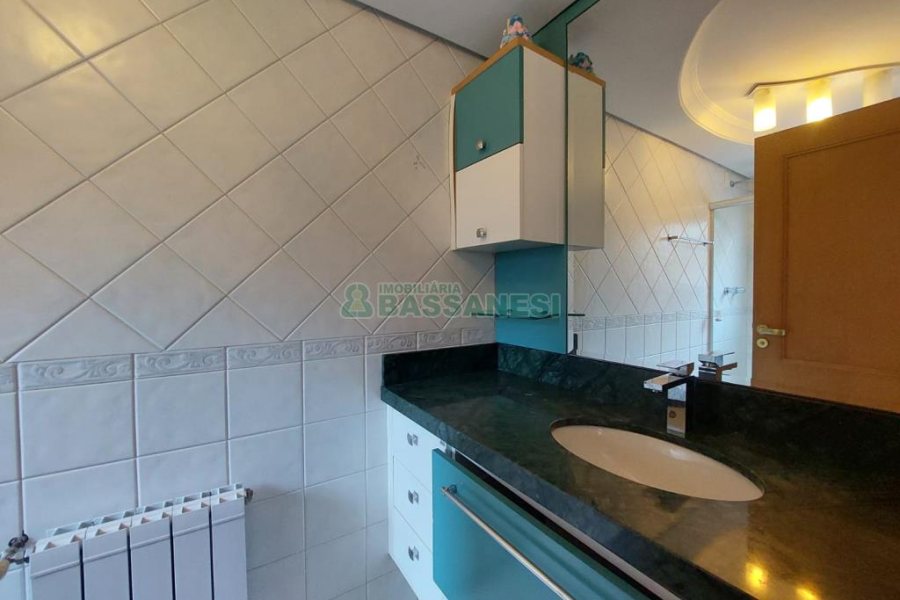 Apto Mobiliado com 235m², 3 dormitórios, 3 vagas, no bairro Jardim América em Caxias do Sul para Alugar