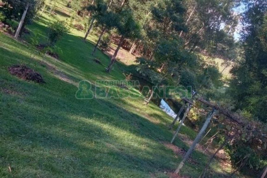 Chácara com 99m², 3 dormitórios, no bairro Apanhador em Caxias do Sul para Comprar