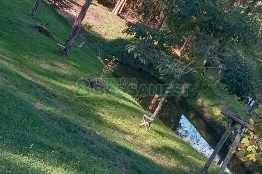 Chácara com 99m², 3 dormitórios, no bairro Apanhador em Caxias do Sul para Comprar