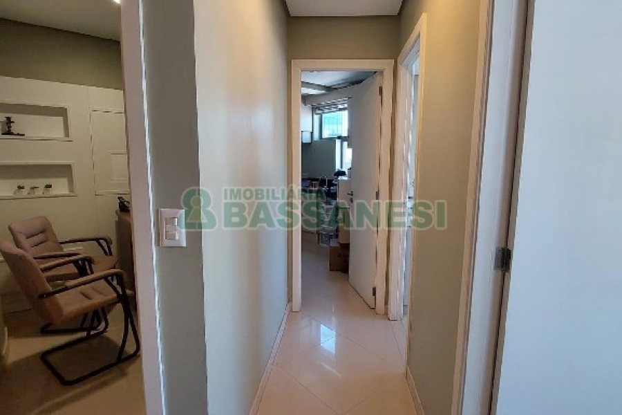 Sala Mobiliada com 56m², 1 vaga, no bairro São Pelegrino em Caxias do Sul para Alugar ou Comprar