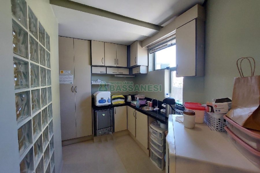 Sala Mobiliada com 56m², 1 vaga, no bairro São Pelegrino em Caxias do Sul para Alugar ou Comprar