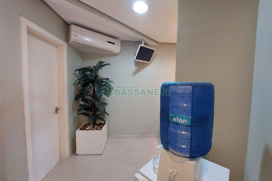 Sala Mobiliada com 56m², 1 vaga, no bairro São Pelegrino em Caxias do Sul para Alugar ou Comprar