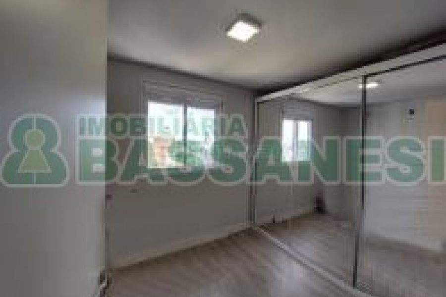 Apto Mobiliado com 99m², 2 dormitórios, 3 vagas, no bairro Vila Horn em Caxias do Sul para Comprar