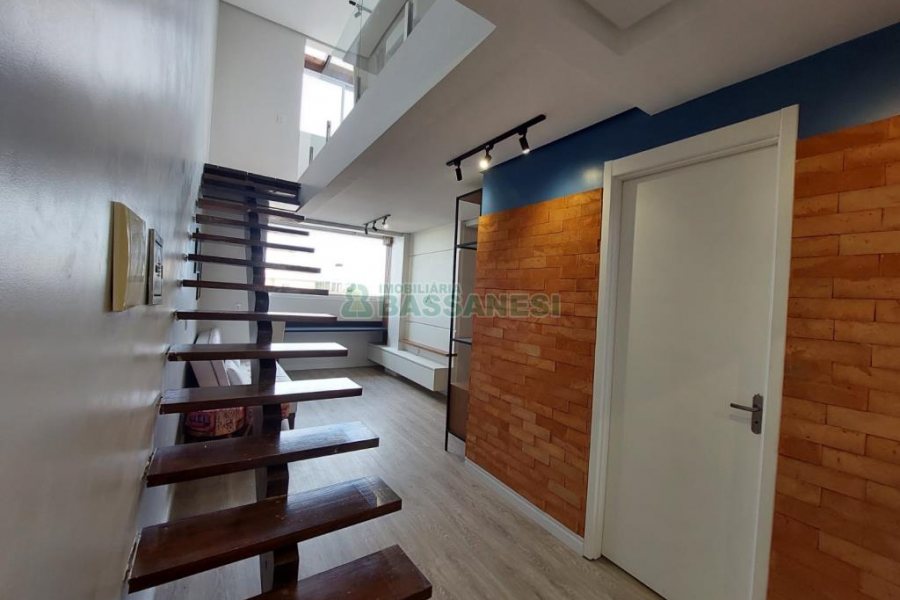 Apto Mobiliado com 99m², 2 dormitórios, 3 vagas, no bairro Vila Horn em Caxias do Sul para Comprar