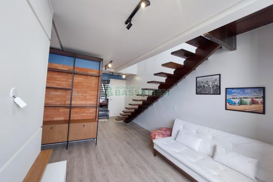 Apto Mobiliado com 99m², 2 dormitórios, 3 vagas, no bairro Vila Horn em Caxias do Sul para Comprar