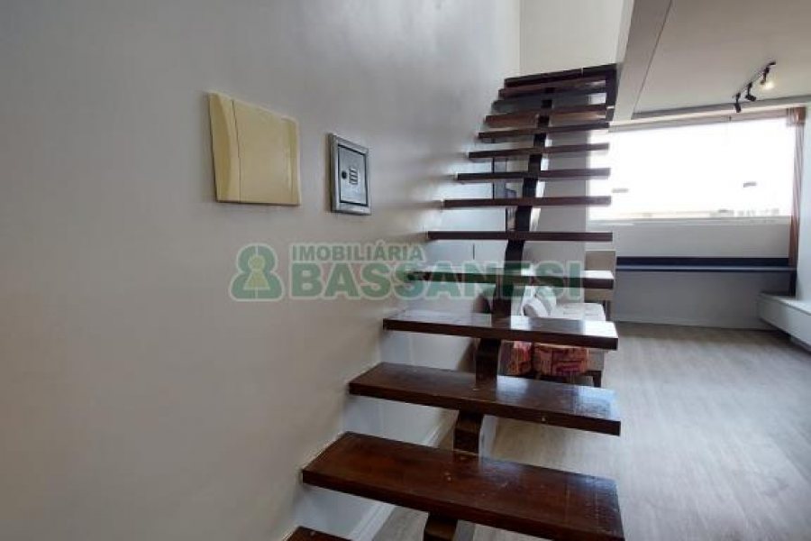 Apto Mobiliado com 99m², 2 dormitórios, 3 vagas, no bairro Vila Horn em Caxias do Sul para Comprar