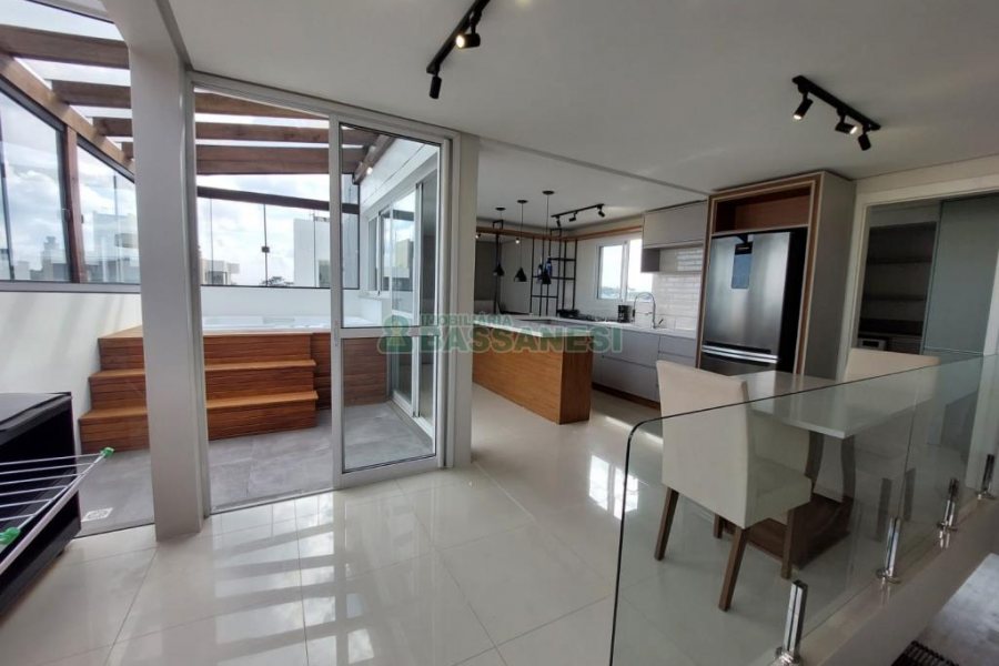 Apto Mobiliado com 99m², 2 dormitórios, 3 vagas, no bairro Vila Horn em Caxias do Sul para Comprar