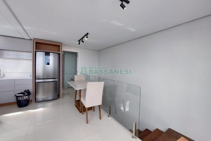 Apto Mobiliado com 99m², 2 dormitórios, 3 vagas, no bairro Vila Horn em Caxias do Sul para Comprar