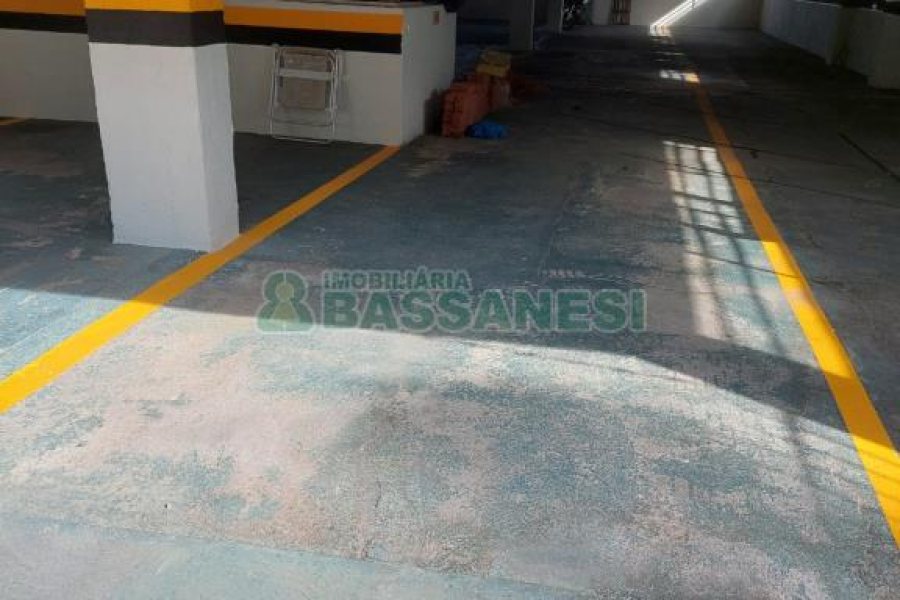 Apto Mobiliado com 99m², 2 dormitórios, 3 vagas, no bairro Vila Horn em Caxias do Sul para Comprar