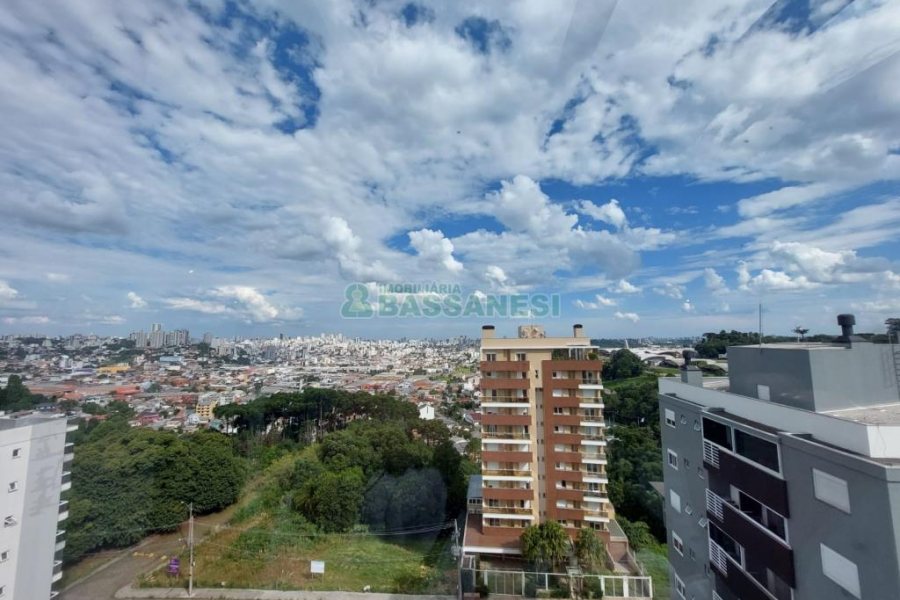 Apto Mobiliado com 99m², 2 dormitórios, 3 vagas, no bairro Vila Horn em Caxias do Sul para Comprar