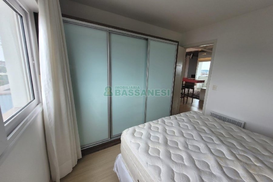 Apto Mobiliado com 55m², 1 dormitório, 2 vagas, no bairro Lourdes em Caxias do Sul para Alugar