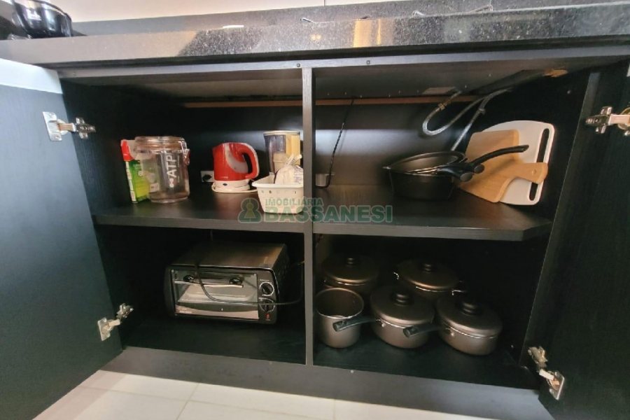 Apto Mobiliado com 55m², 1 dormitório, 2 vagas, no bairro Lourdes em Caxias do Sul para Alugar