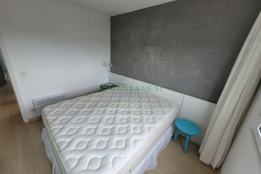 Apto Mobiliado com 55m², 1 dormitório, 2 vagas, no bairro Lourdes em Caxias do Sul para Alugar