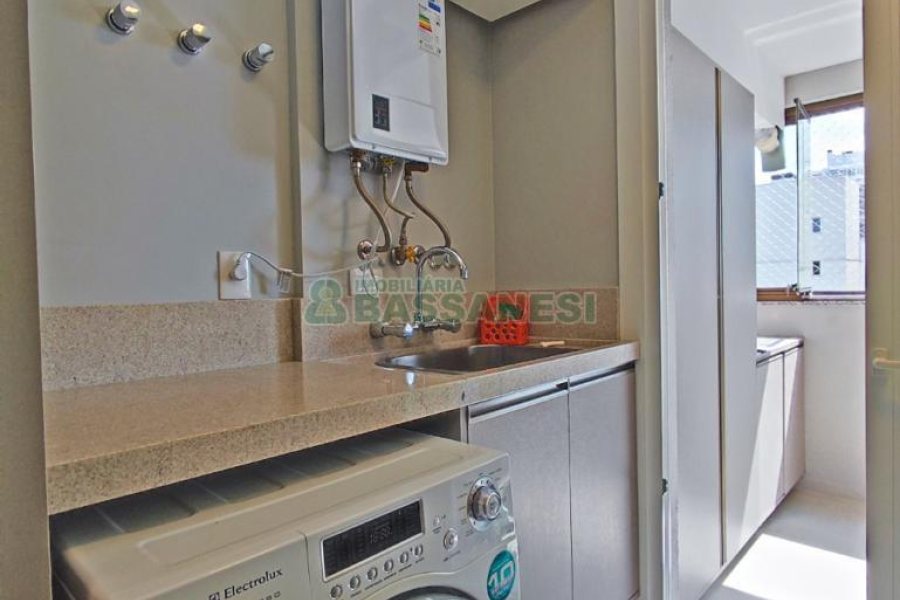 Apartamento com 148m², 3 dormitórios, 2 vagas, no bairro São Pelegrino em Caxias do Sul para Comprar