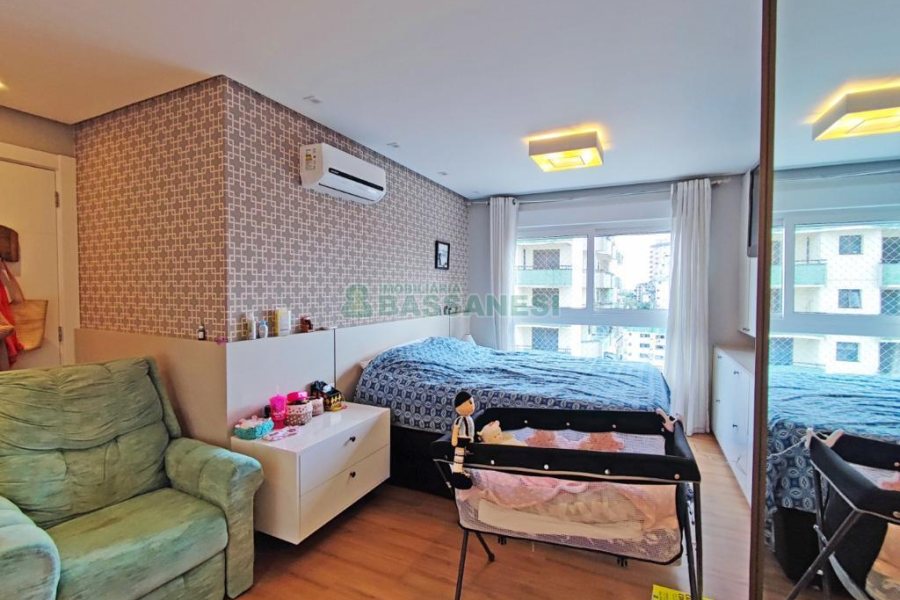 Apartamento com 148m², 3 dormitórios, 2 vagas, no bairro São Pelegrino em Caxias do Sul para Comprar