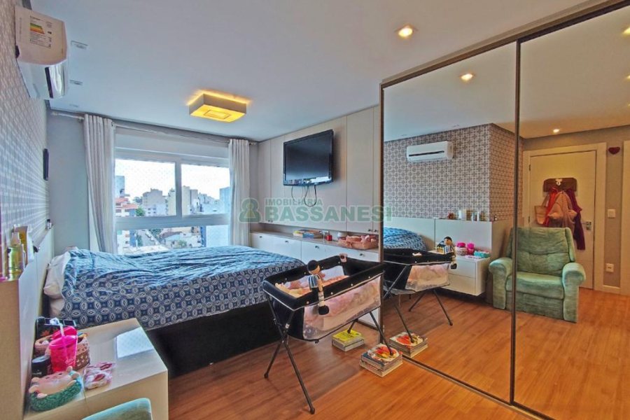 Apartamento com 148m², 3 dormitórios, 2 vagas, no bairro São Pelegrino em Caxias do Sul para Comprar