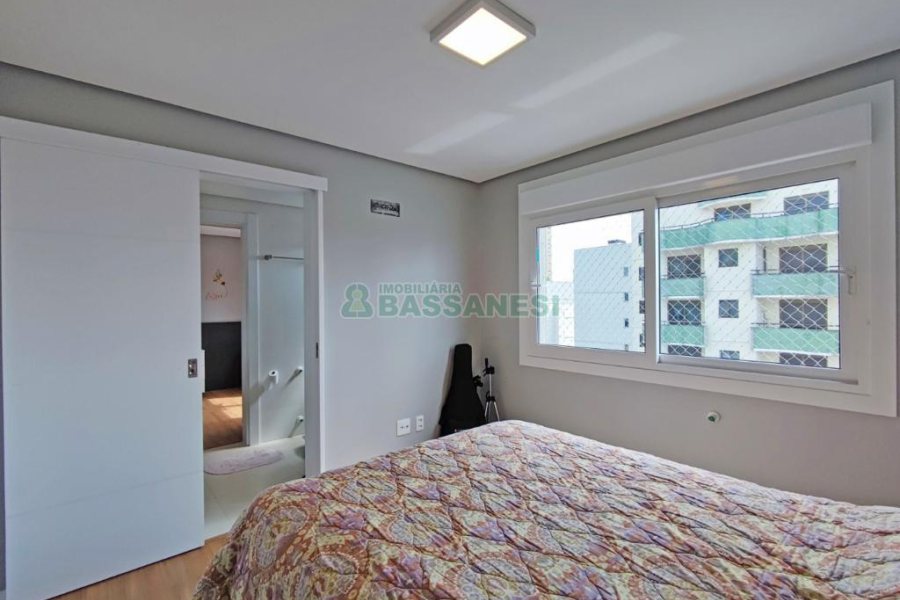 Apartamento com 148m², 3 dormitórios, 2 vagas, no bairro São Pelegrino em Caxias do Sul para Comprar