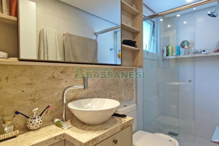 Apartamento com 148m², 3 dormitórios, 2 vagas, no bairro São Pelegrino em Caxias do Sul para Comprar