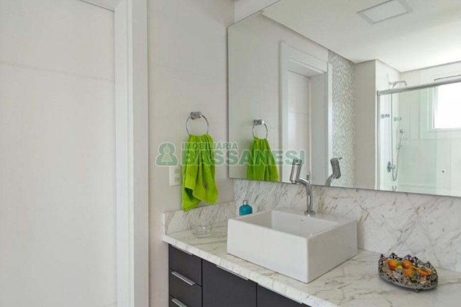 Apartamento com 148m², 3 dormitórios, 2 vagas, no bairro São Pelegrino em Caxias do Sul para Comprar