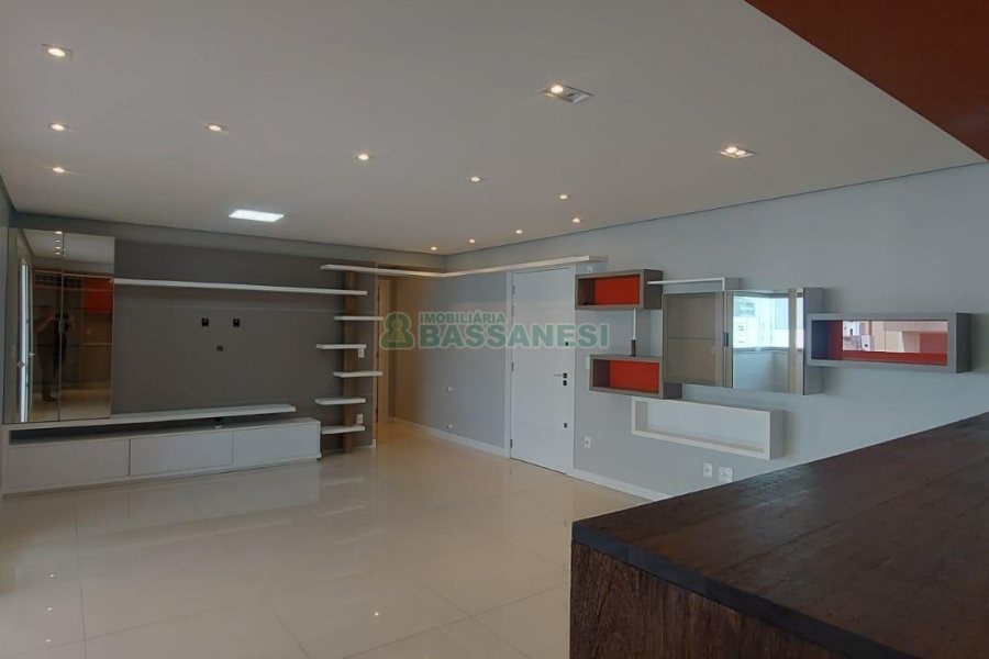 Apartamento com 148m², 3 dormitórios, 2 vagas, no bairro São Pelegrino em Caxias do Sul para Alugar ou Comprar