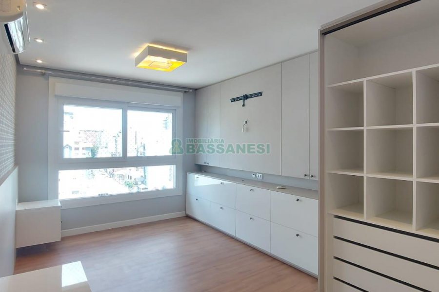 Apartamento com 148m², 3 dormitórios, 2 vagas, no bairro São Pelegrino em Caxias do Sul para Alugar ou Comprar